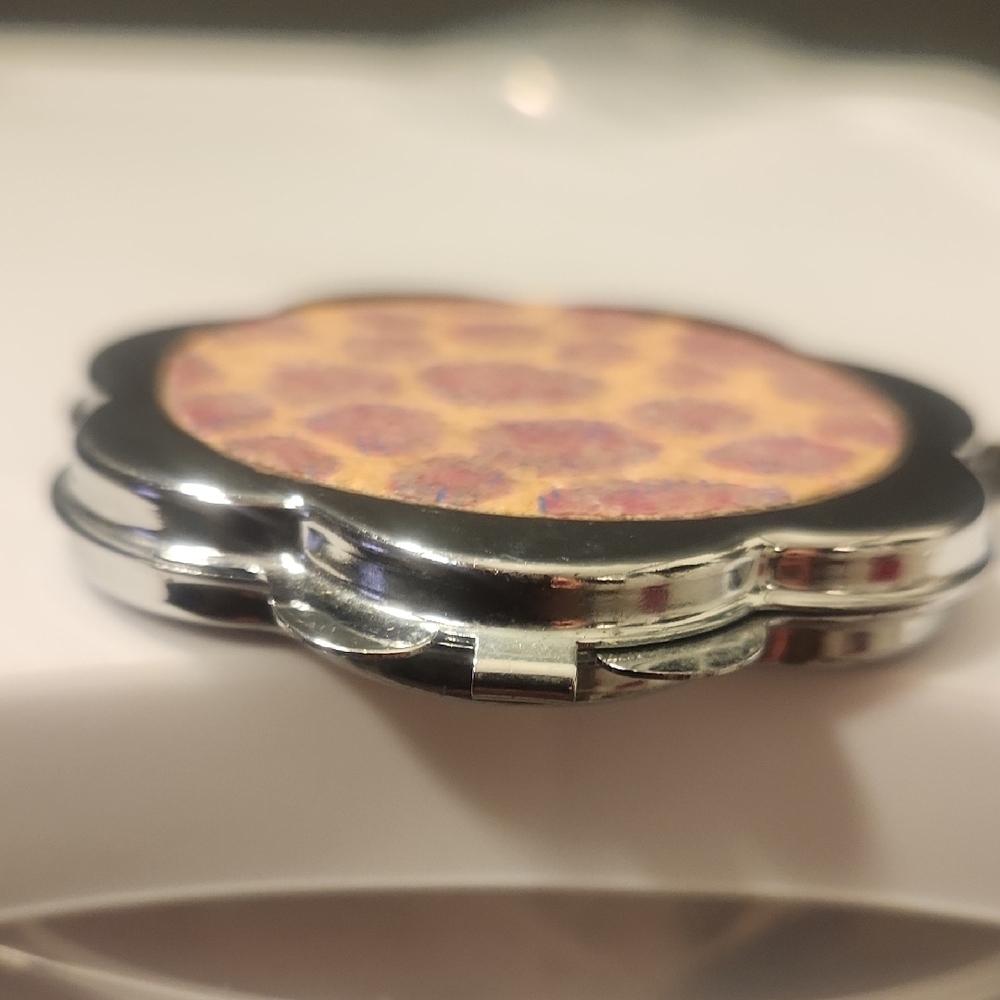 Leopard Print Compact Mirror - Picture 3 of 4